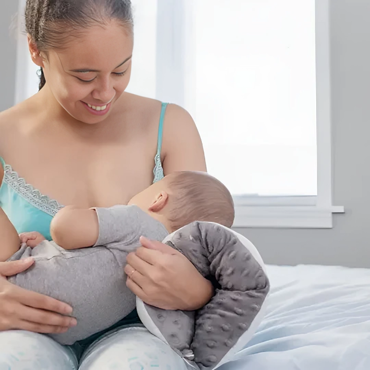 1 + 1 GRATIS HEUTE | NurturePillow™ | Stillkissen Armstütze für Babys