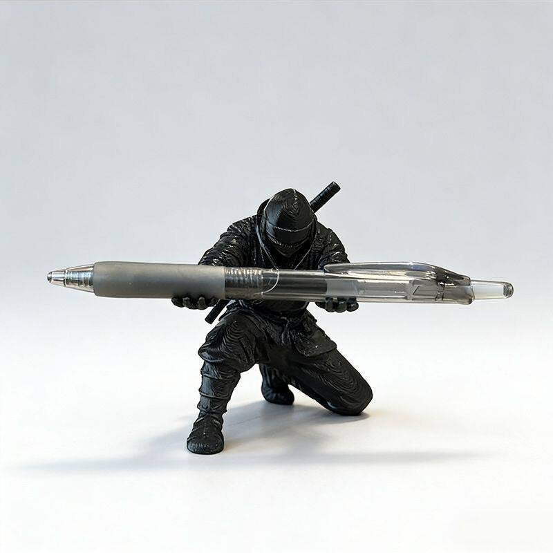 ShadowForge — Skulpturaler Stiftehalter | 1+1 GRATIS