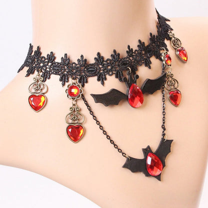 Gothic Halloween Halskette für Damen | Fledermaus Anhänger mit Rubinherz | Verstellbare Kette für Kostüm & Party