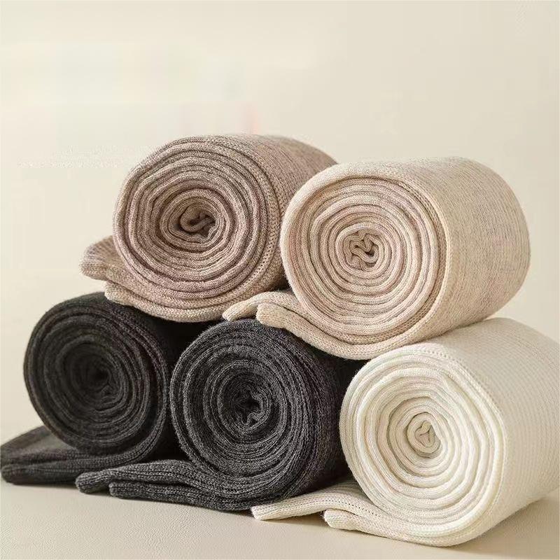 Stella — Gemütliche atmungsaktive Socken mit dehnbarem Sitz | 1+2 GRATIS