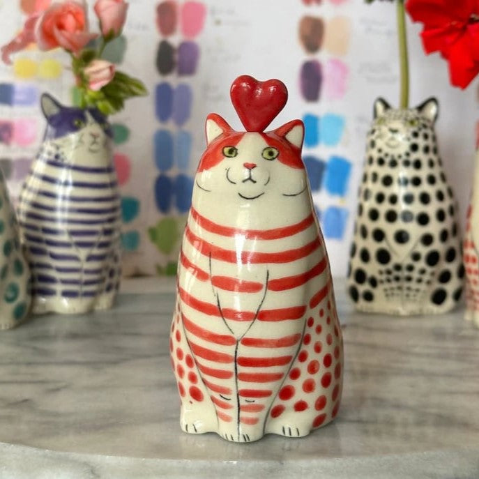 DottyCat™ – Verspielte Katzenvase mit Polka-Dot-Muster | 1+1 GRATIS